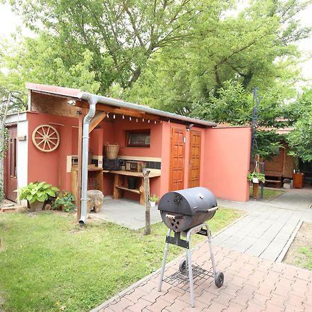 Karavan Sturovo Exterior photo